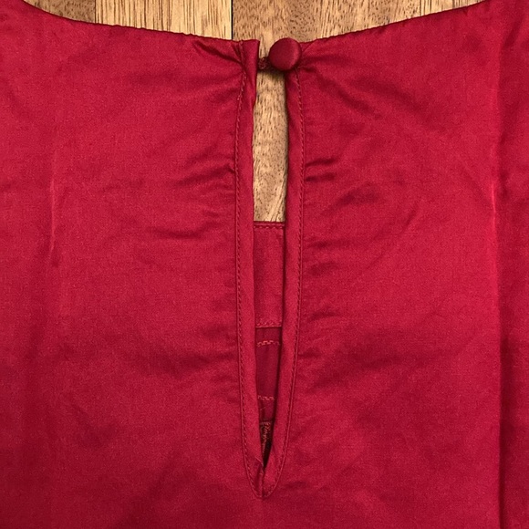 NWOT true red Love Moschino sleeveless blouse with embroidered bow, size US2 - Picture 4 of 8